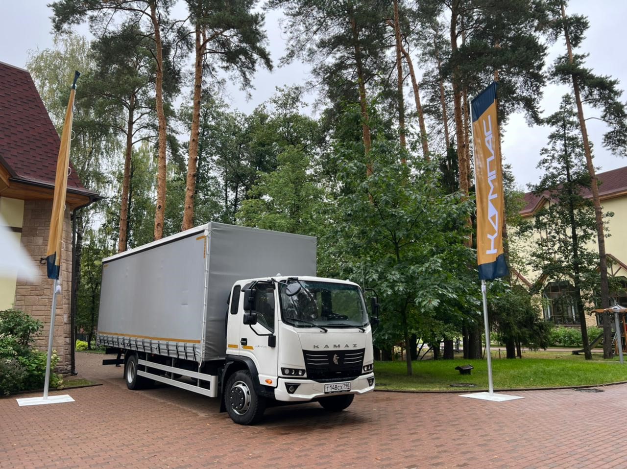 КАМАЗ Компас 12